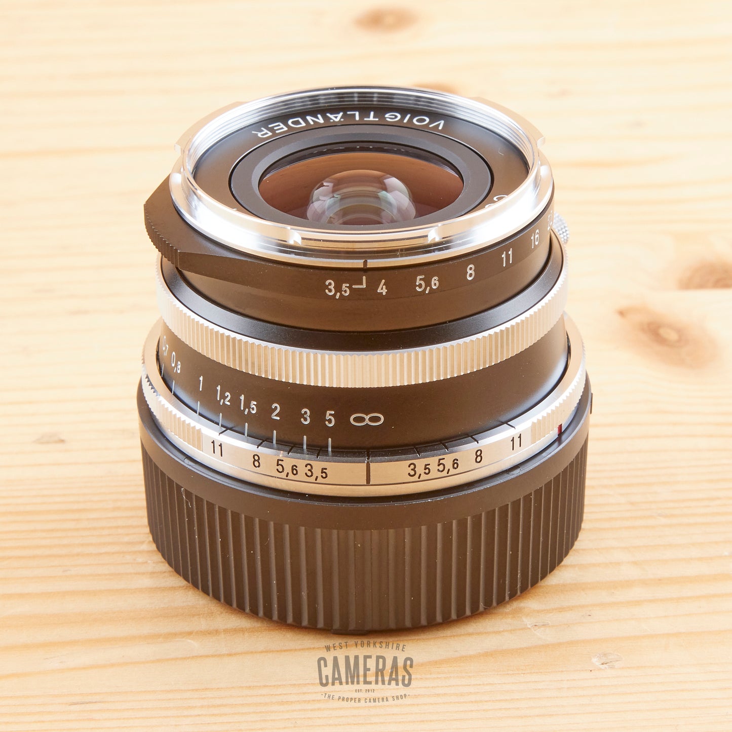 Leica-M fit Voigtlander 21mm f/3.5 Color-Skopar Vintage Line VM Mint- Boxed