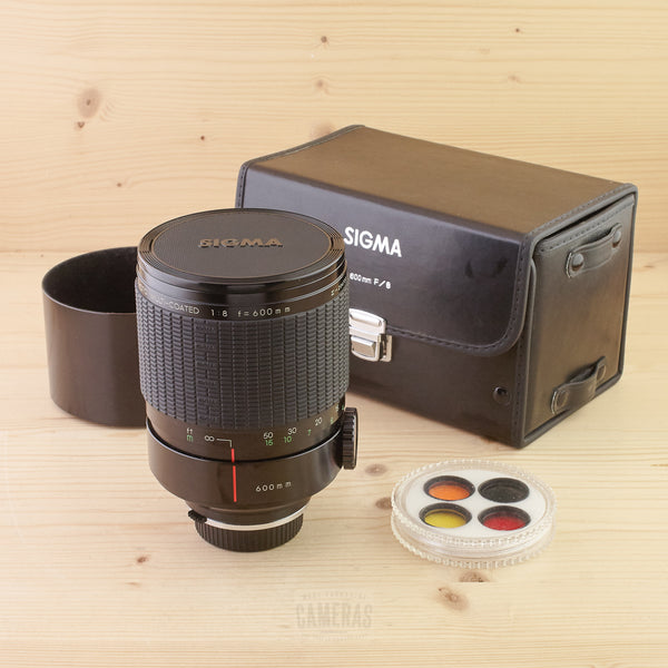 Olympus OM Fit Sigma 600mm f/8 Mirror Lens Avg in Case – West