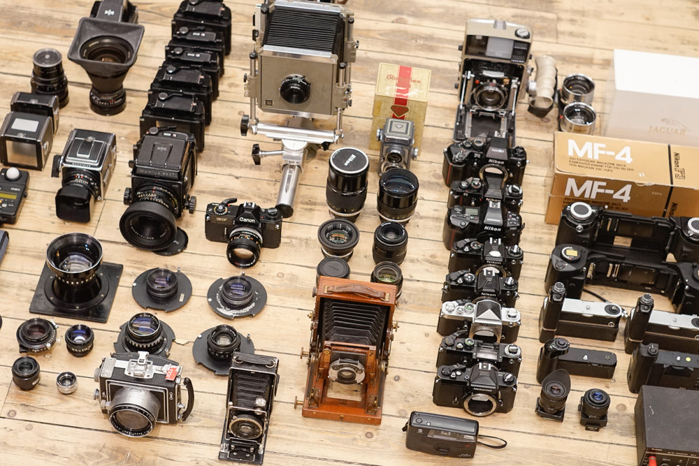 How to Identify Cameras and Lenses