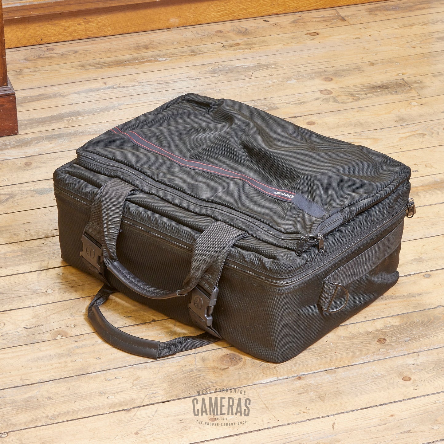 Tamrac Professional Series Large Travel Case Avg