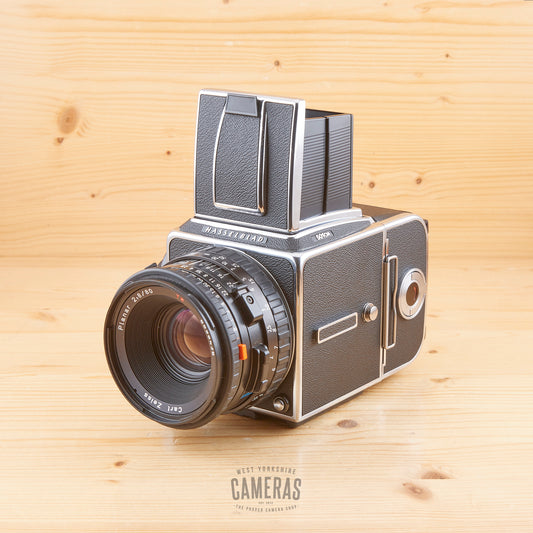 Hasselblad 501CM w/ 80mm f/2.8 Planar T* CFE, WLF and A12 Exc+