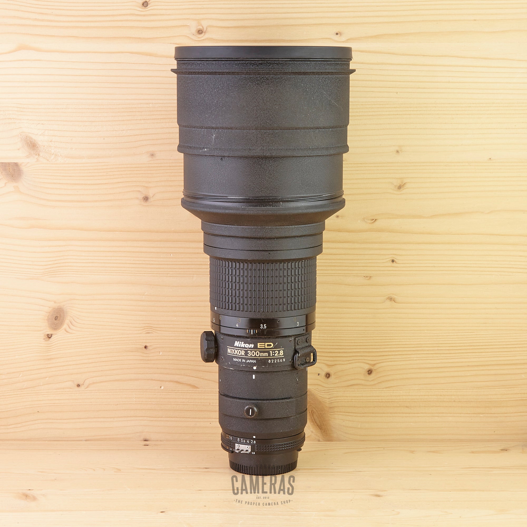 Nikon AiS 300mm f/2.8 ED w/ HE-4 + L37c Filter Avg