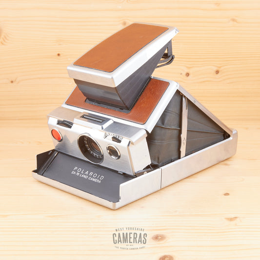 Polaroid SX-70 Land Camera Chrome/Tan Exc in Case