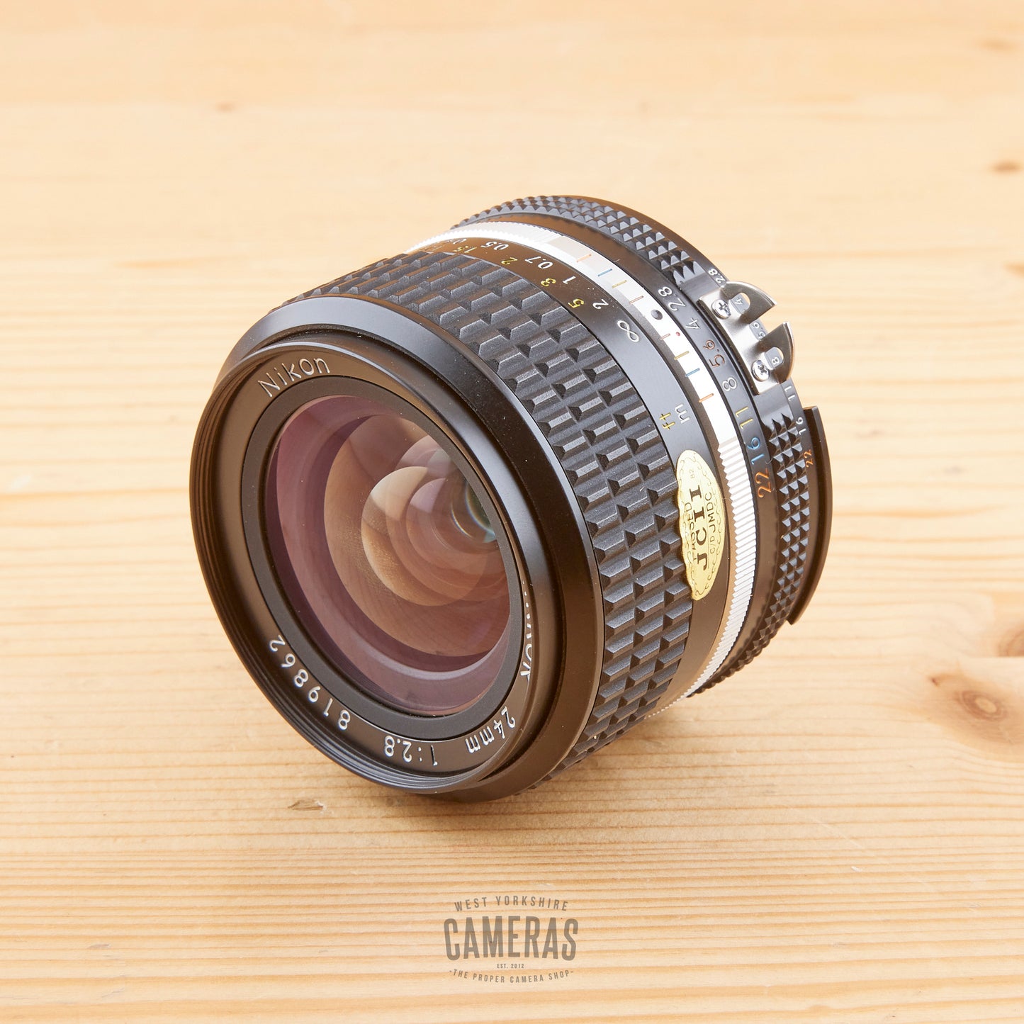 Nikon AiS 24mm f/2.8 Avg