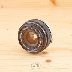 Olympus OM 28mm f/3.5 Black Ring Avg in Case