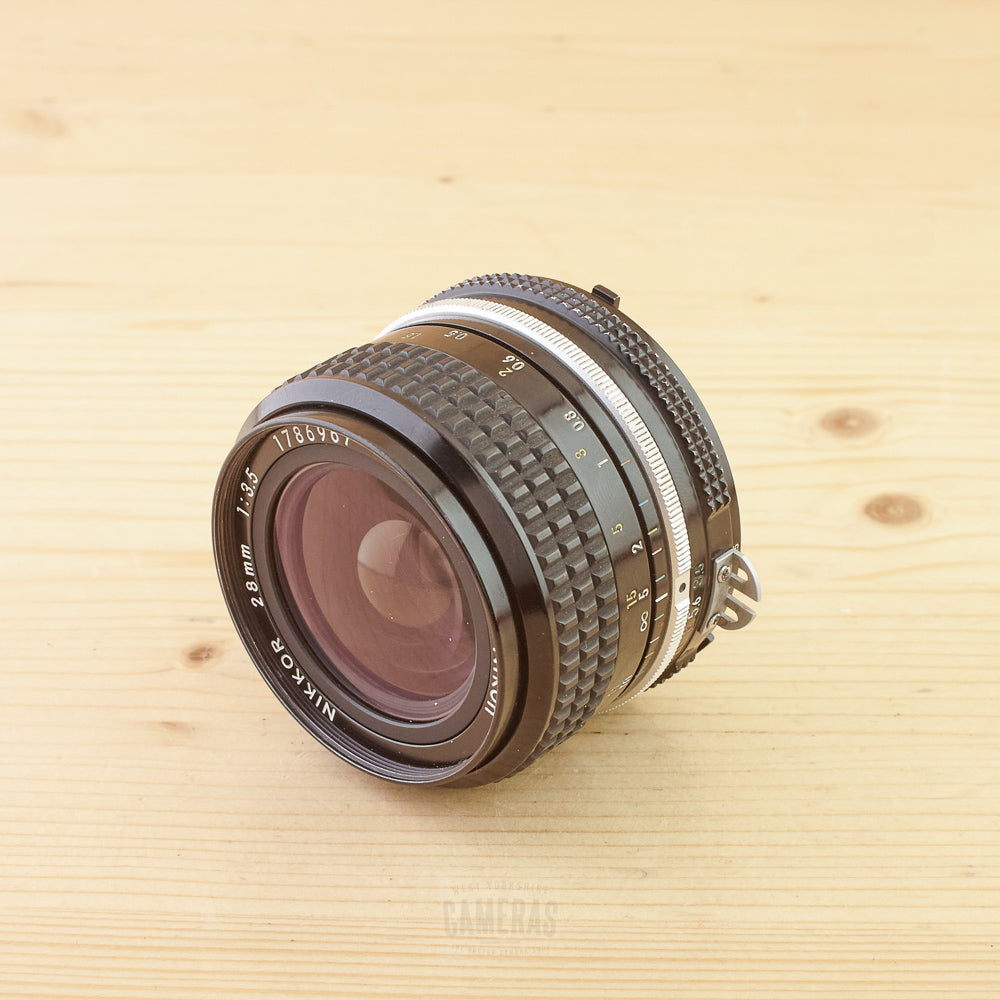 Nikon Ai 28mm f/3.5 Avg